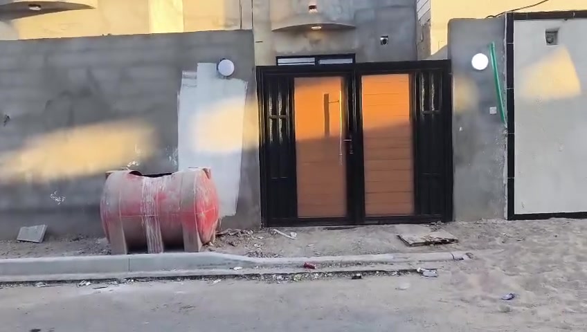 بيت جديد بناء سنة2026 المساحة 200 متر طابو صرف ينباع مع الأثاث أو بدون أثاث الزبير دور الضباط مدرسة القتال قرب المشتل الاستفسار على الرقم ***********
