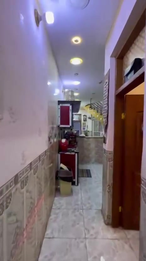 السلام عليكم مشتمل منطقه الضباط قرب شارع ابو شيرين  100 م طابق ونص فوك سويت جديد عالي عن الشارع كامل مابي اي نقص الاستفسار وتساب ***********
