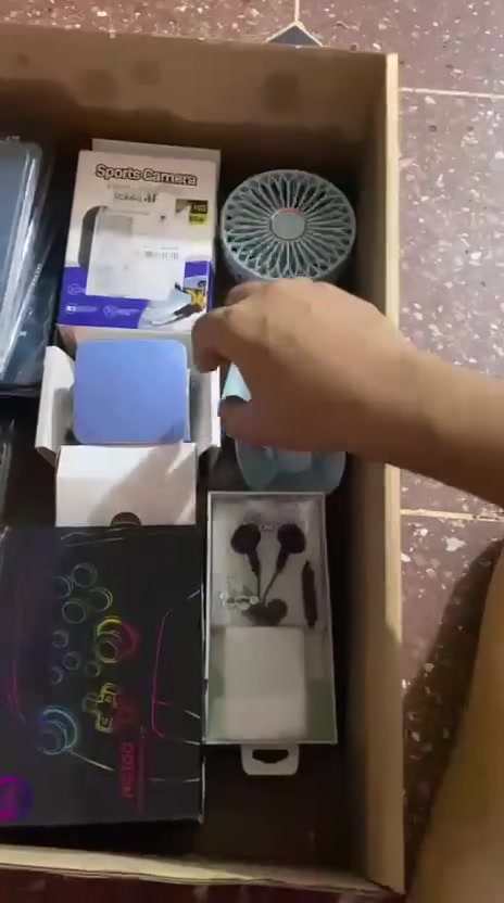 شلعة امزون للبيع سعر ١٠٠ للتواصل خاص

نص مكتوب في الصور:
- إضافة صوت التالي قصتك