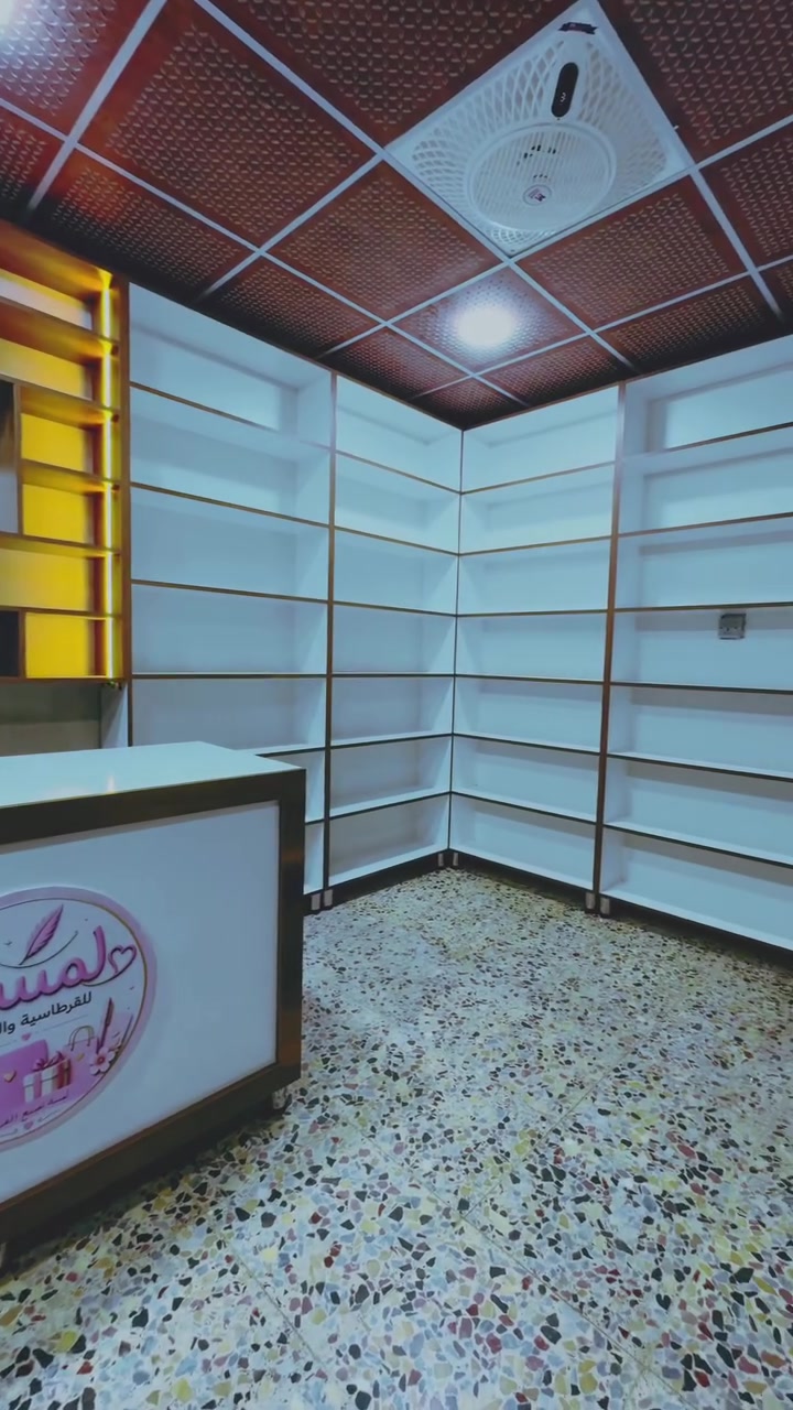 ⁨ �✨ ديكور مكتبة يخلّي كل زاوية تحچي عن شغلك ✨

الفاترينات مو بس مكان تعرض بيه منتجاتك… هي أول شي يلفت نظر الزبون 👌

لهذا صممنا ديكور مكتبة عصري يجمع بين الأناقة، الترتيب، واستغلال المساحة، حتى تكون منتجاتك واضحة وجذابة وسهلة للزبون يختار منها.

🔹 فاترينات مصممة حسب مساحة المحل
🔹 رفوف مرتبة لعرض الكتب والقرطاسية
🔹 تصميم عصري وأنيق
🔹 استغلال مثالي للمساحات
🔹 تنفيذ وتشطيب باهتمام بأدق التفاصيل

📐 عندك محل وتريد تسويله ديكور مختلف؟

نصمملك من الفكرة إلى آخر مرحلة قبل التنفيذ مجاناً، وننطيك السعر النهائي حتى يكون عندك مجال تقارن وتختار اللي يناسبك.

📩 راسلنا وخلّي محلّك يكون أول إعلان عن جودة شغلك.
📞 *********** - ***********

📍 النعمانية - خلف كراج النعمانية الموحد 

 #العراق #ديكور #مطابخ #اكسبلور #ديكور_داخلي
