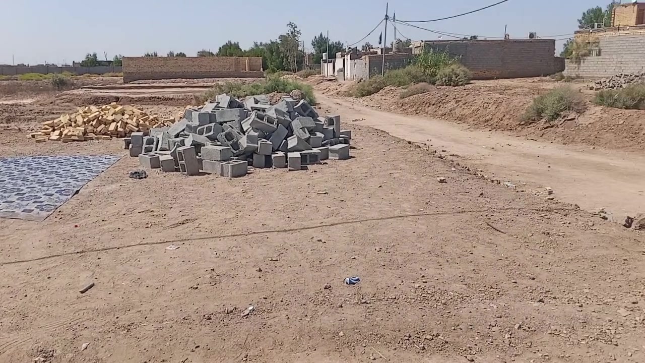 السلام عليكم قطعه البيع مساحة 200مقابيل ملعب الدولي للاستفسار على الرقم ***********
