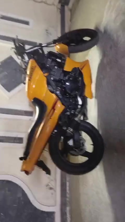 كوساكي نينجا للبيع محرك 500r مديل 2007 دراجة خير من الله غراضها كلها بلاديه مال الشركه الامريكيه محرك وكير مملموس ابد ولا مشتم الهوى السعر مليونين و٤٠٠ وبيها مجال شي بسيط جدا الشراي يجي خاص او يخابرني رقم تلفوني/***********
