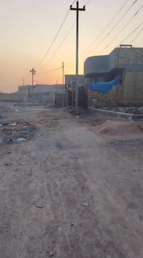 يعلن مكتب بركات الزهراء للعقار بيت للبيع يرهم اقصاد يرهم مرواس بقطعه زراعي مأجر275 جنس العقار طابو زراعي سند 25 المساحه100  طابقين العنوان شارع 100 خلف اسواق فيض الرحمان السعر بنقدي85 وبي مجال أو اقصاد90 وبي مجال  بناء حديث 2026 لاتصال ***********
