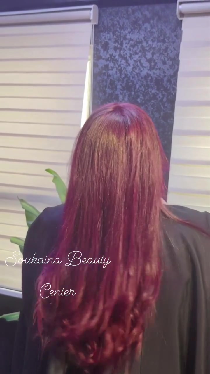 "شو رأيكن بالفرق؟ 😍 رجعنا الحيوية واللون لشعر الصبية و بس من عنااااا😍😍😍 النتيجة بتحكي لحالها!✨💇‍♀️

#SoukainaBeautyCenter #شعر_قبل_وبعد #تغيير_لوك #شعر_صحي

نص مكتوب في الصور:
- Soukaina Beauty Center