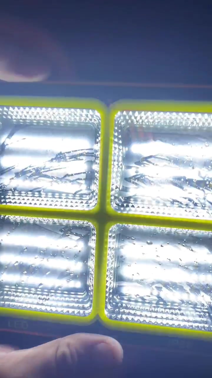 كشاف LED شمسي • شحن USB • توصيل بغداد