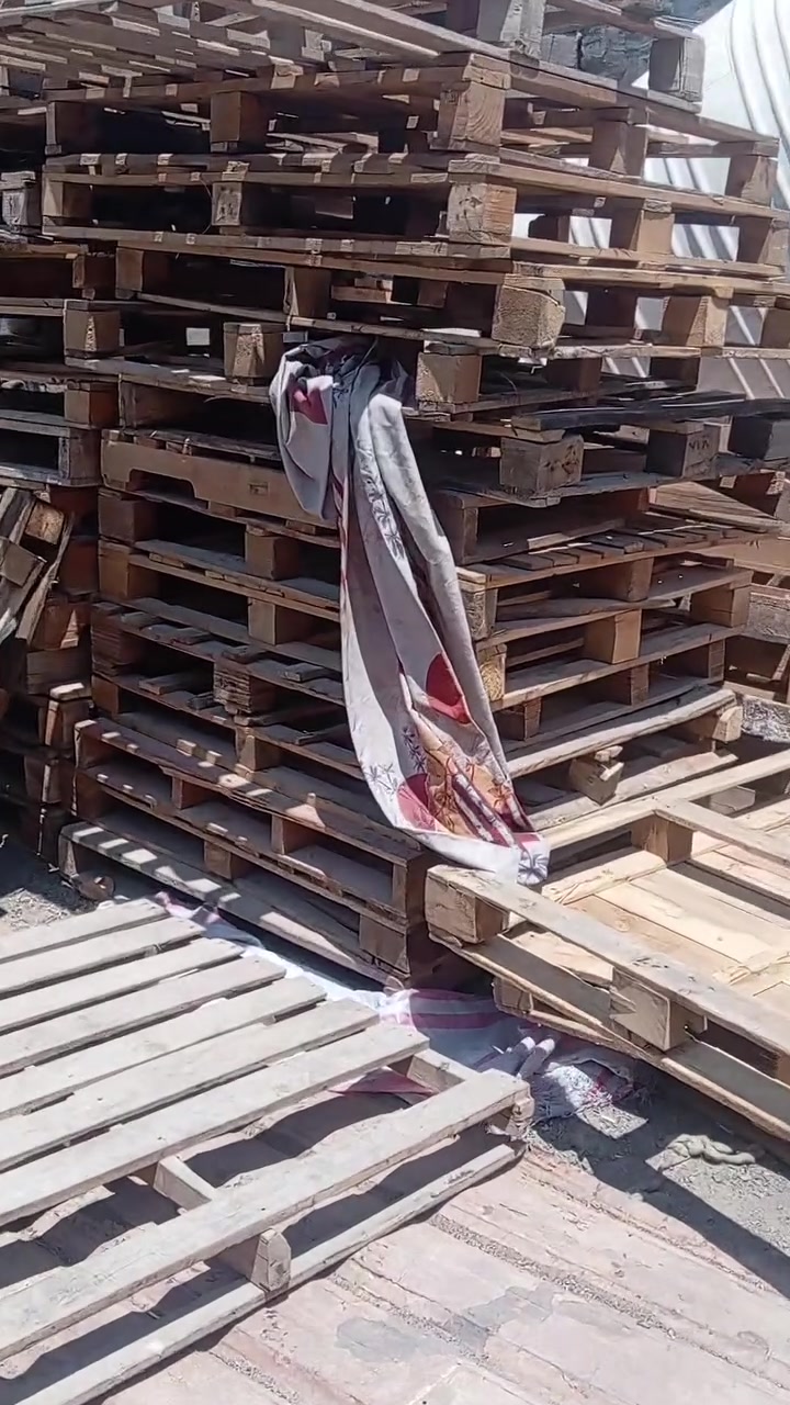 اسكيب للبيع النظيف القطعه ب ٥
المكسر القطعه ب ٢٥٠٠ بغداد العبيدي ***********
