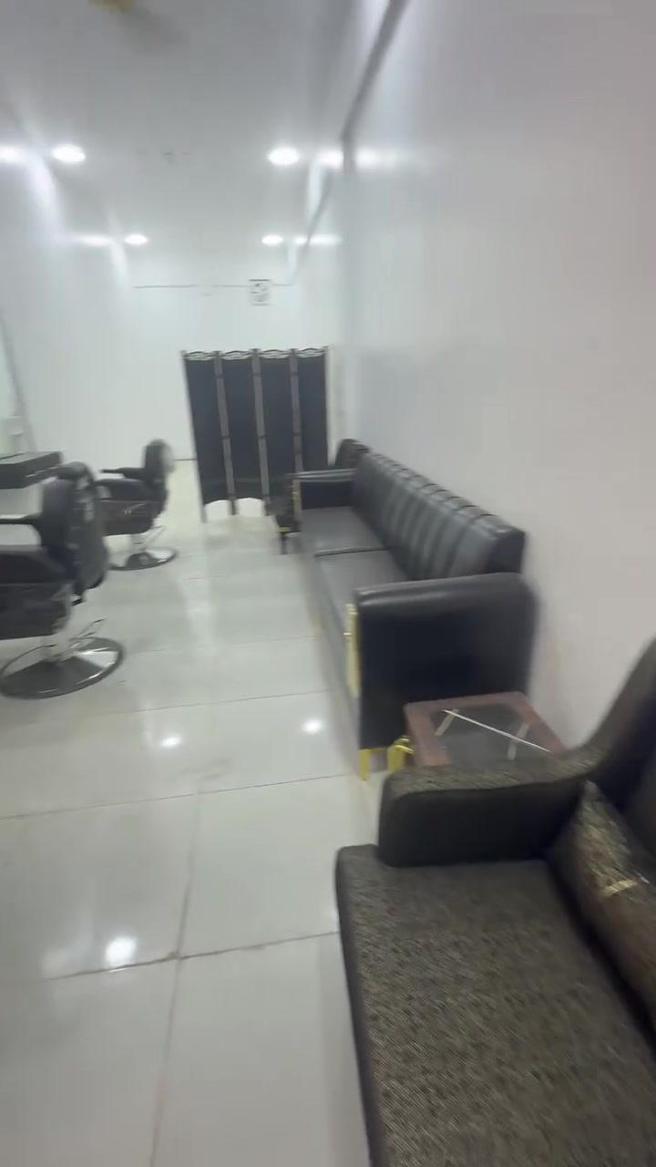 📢🔥 فرصة للبيع – محل حلاقة جاهز بالكامل 💈✂️
🔥🔥السعر ٤ ملايين وبي مجال 🔥🔥

للبيع محل حلاقة مرتب وجاهز للعمل مباشرة، ومتوفر بيه كل ما تحتاجه حتى تبدي شغلك بدون تعب وتجهيز من الصفر 👌

📍 العنوان:
حي الوحدة – قرب كلية المدائن – مجاور كوفي الجامعة

🔹 سبب البيع: بسبب عدم التفرغ وإدارة المحل

✨ فرصة ممتازة لأي شخص يريد مشروع جاهز ويباشر شغله مباشرة.

📞 للاستفسار والتواصل:
***********
