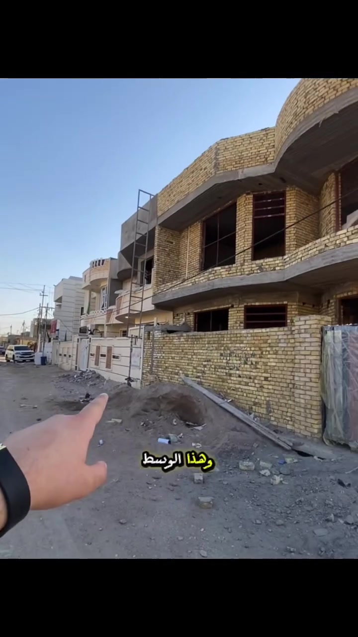التفاصيل كاملة بالفيديو 📸 | 3 مشتملات مميزة للبيع بمساحة 100 متر لكل مشتمل 🏡
إذا تدور على بيت بناء حديث، ترتيب ممتاز، وبسعر مناسب جداً.. تابع الفيديو! ✨
📋 المواصفات باختصار:
 النظام: طابقين 
 الغرف: 3 غرف نوم + صحيات داخلية وخارجية كاملة.
 الاستلام: واحد ركن جاهز للسكن فوراً 🛋️، والوسط والركن (اليسار) يجهزن بالكامل خلال 30 إلى 45 يوم (استلام مفتاح).
📍 العنوان: حي الخضراء - نزلة البيع المباشر.
📞 للحجز والمعاينة اتصل بنا على:
👈 ***********
👈 ***********
✨ نتشرف بزيارتكم في المكتب! #العراق  #عقارات  #كوت #حي  #الخضراء  #استثمارات
