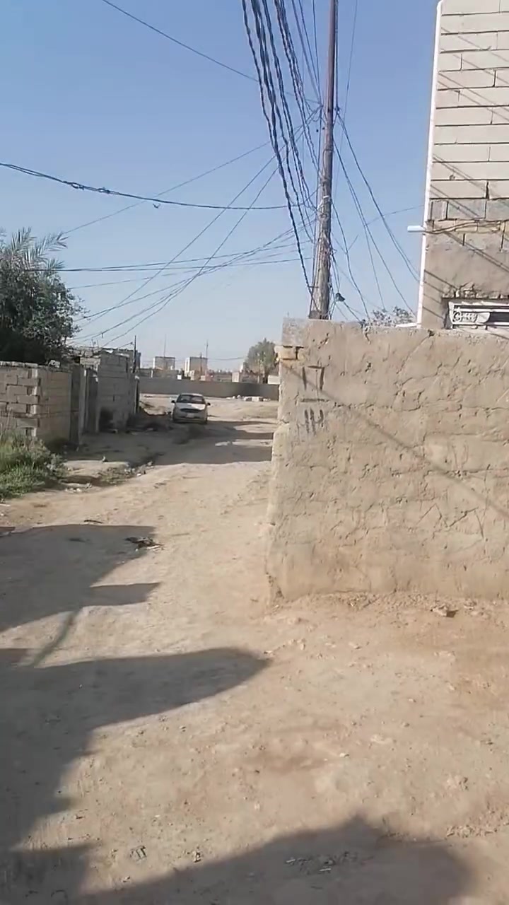 السلام عليكم
عندي بيت زراعي للبيع مع الاثاث المساحه 100 متر البنيان ابلوك وكله عكاده غرفه ومطبخ وصاله وبراني وصحيات
وبي غرفه وصاله طابق ثاني البيت ركن السعر / 20 البيت بي اثاث كامل مبردات مراوح معراض بوفيه مجمده ثلاجه وفرشات اثاث كامل غساله كيزر طباغ العنوان الديوانيه حي العسكري شارع / 30
وهذا رقمي / ***********
