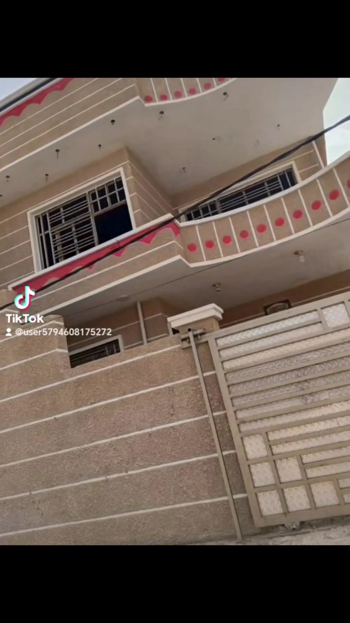 بعد الصلاة على محمد وآل محمد دار سكن طابو صرف مساحه 160 متر ركن مقابل ساحه بناء جديد متعوب عليه وسعره مناسب ويتأخر أقل شي ب500 لأصحاب الاستثمار موقعه مميز التحرير قرب الفلكه الأخيرة للاستفسار الاتصال ***********
