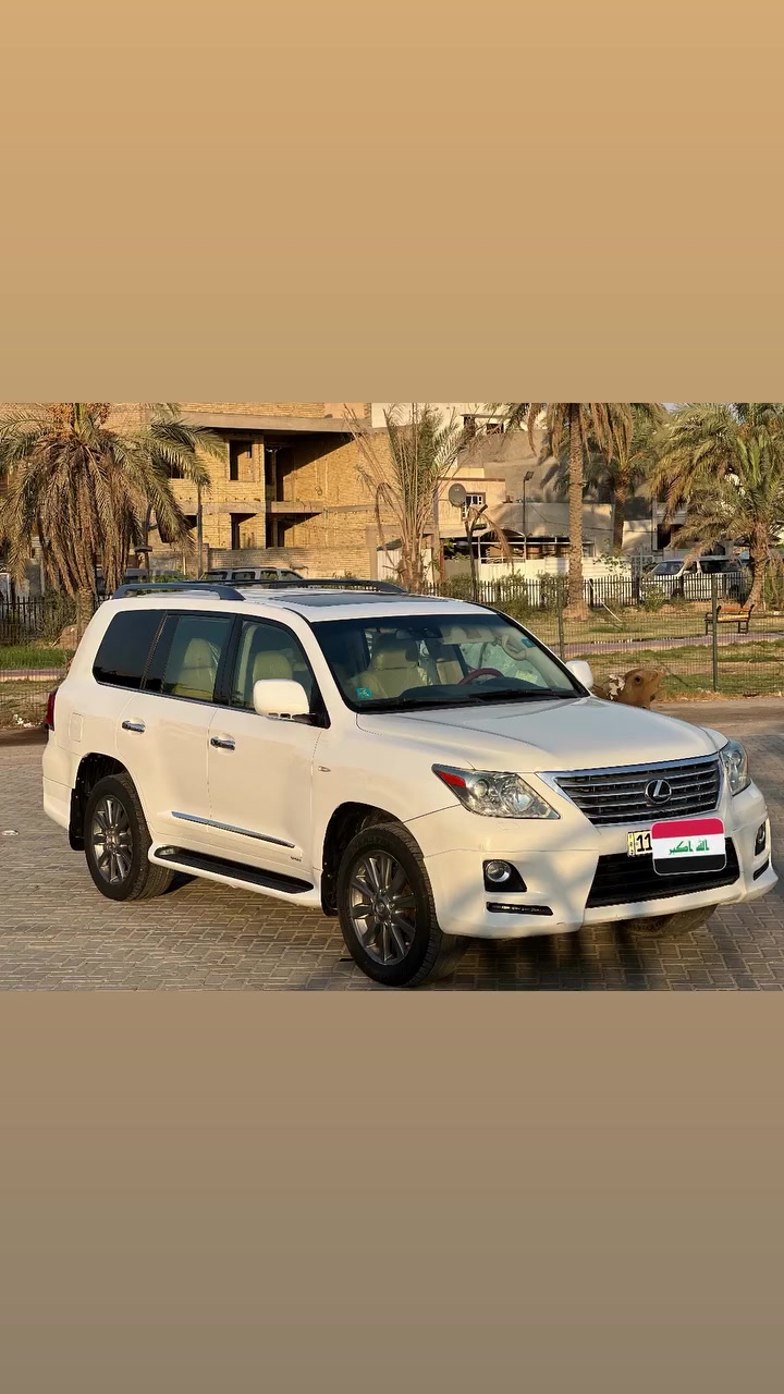 المواصفات الأساسية:
2011الموديل 

الفئة: LX 570 Sport (بريمي)

الممشى. 103 كيلو 

السعر  ٢٧٣ $  بيهه مجال بصيط💣💣💣

صفّان من المقاعد

نظام صوت Mark Levinson

الحالة: بيهه صبغ بنيد فقد مكفوله من الدواخل شواصي الغود شرط كفاله 
كير مكينه مكفولات السياره مابيهه ابد نقص صدر جديد تبريد تايرات السياره احله من الصور 

المحرك والكير بحالة ممتازة ولم يتم فتحهما

تحويل مباشر السياره ابسمي شخصيا

المواصفات:

تشغيل ودخول ذكي (بصمة)

نظام مانع الانزلاق

شاشة معلومات

مقاعد جلد

تدفئة وتبريد للمقاعد

تهوية (شفط) للمقاعد

ذاكرة للمقاعد

ثلاجة

5 كاميرات

حساسات

رادار أمامي

مصابيح زينون

فتحة سقف

باب خلفي كهربائي

مرايا كهربائية

مكيف هواء أوتوماتيكي مزدوج

أوضاع قيادة Eco وSport

العديد من المواصفات الأخرى

رقم الهاتف: ***********
مكان السياره بغداد البلديات
