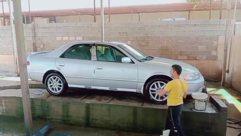 السلام عليكم سيارة كامري موديل 2000 مكينه 6اسلندر وارد امريكي + فتحه + تبريد بيانو
+كشنات كههرباء 

+تخم تاير سياره جاهزه رقم ادهوك باسمي اترايك وين ماتريد جاهزه  مصبوغه حزام بيها جاملغ خلفي فقط رقم *********** مكان صلاح الدين قضاء بلد
