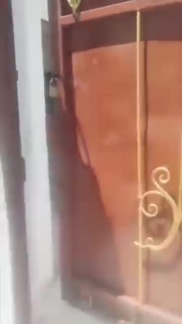 السلام عليكم بيت للبيع في بعقوبه المركز خلف جامع الشابندر بناء قديم طابو صرف  طابق الأول غرفتين مع هول مطبغ صحيات مع غرفه وحده  في طابق الثاني  تحويل مباشر  ١١٦ متر سعر/  ٥٠  /  للإستفسار/  ***********
