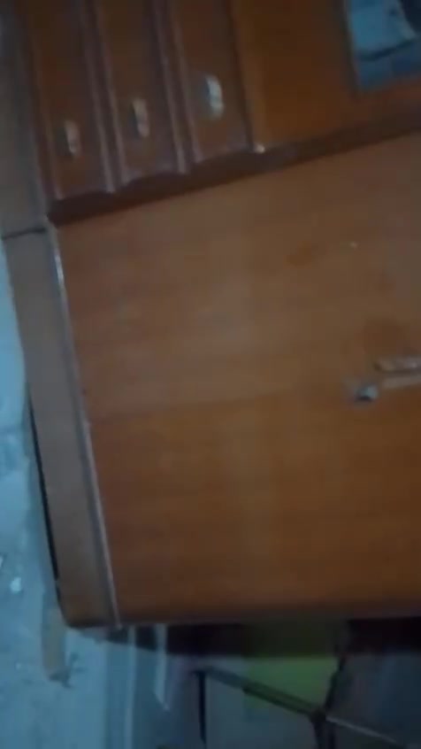 للبيع غرفه مستعجل اي ضرر مابيه كل كامل المكان حله اتصال ***********
