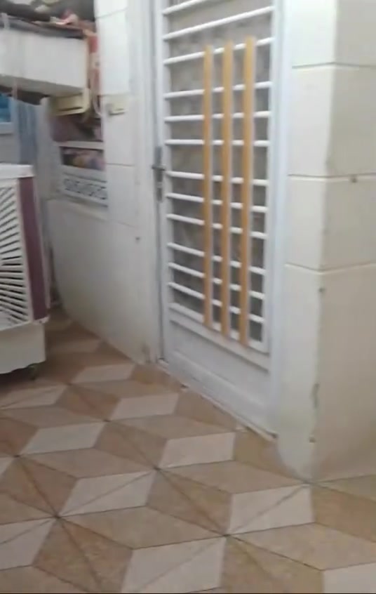 بيت  للبيع قرب جامعة العميد شارع النجف سند 25مساحة البيت 110اي ستفسار الاتصال بهاذا لرقم ***********
