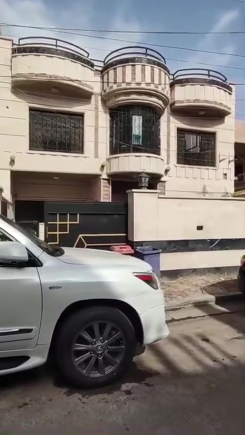 عقار تجاري للايجار
المساحة 300م واجهة 10 نزال 30 زنجيل يطل على شارعين ويحتوي على 5 غرف كبيرة مع استقبال وحولي ومطبخ و كراجين امامي وخلفي كما موضح في الفديو 
العنوان : السيدية - شارع العلوة بعد شارع جامع معاذ ابن جبل
للاستفسار : ***********
