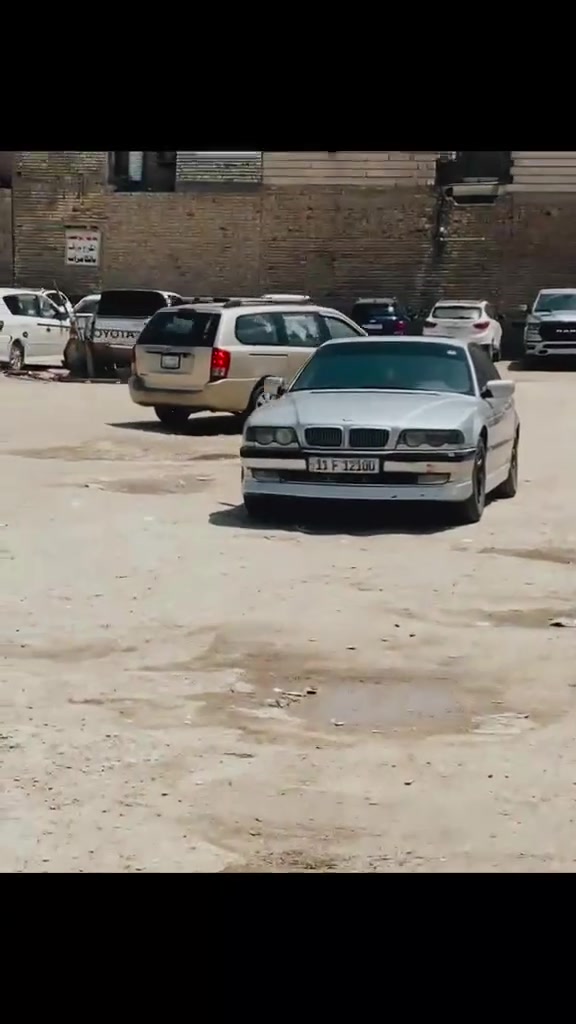خفاش باب قصير ٧٤٠ كير محرك كهربائيات تبريد ستتيرن كهرباء ٤جام اوتو سنتر لوك شغال جنطه شفط كفاله
مديل ١٩٩٦ محدث 2000 لون سلفر
سيارة باسمي غرفه جديده
البدي يحتاجله تعمير
 55ورقه وبيه مجال لشراي مكانه ديالى بلدروز
***********
