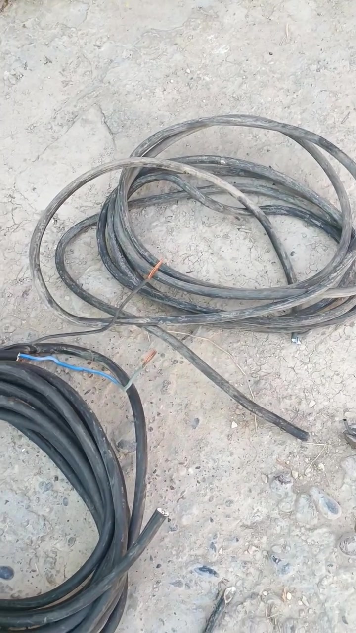 واير سحب وطني 14 متر للبيع 

***********
