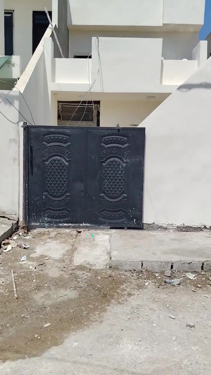 سلام عليكم متاح دار للبيع مساحه 100طبغين جوه كامل فوك بس ملبوخ هيكل العنوان كركوك قرب جسر ليلان
***********
