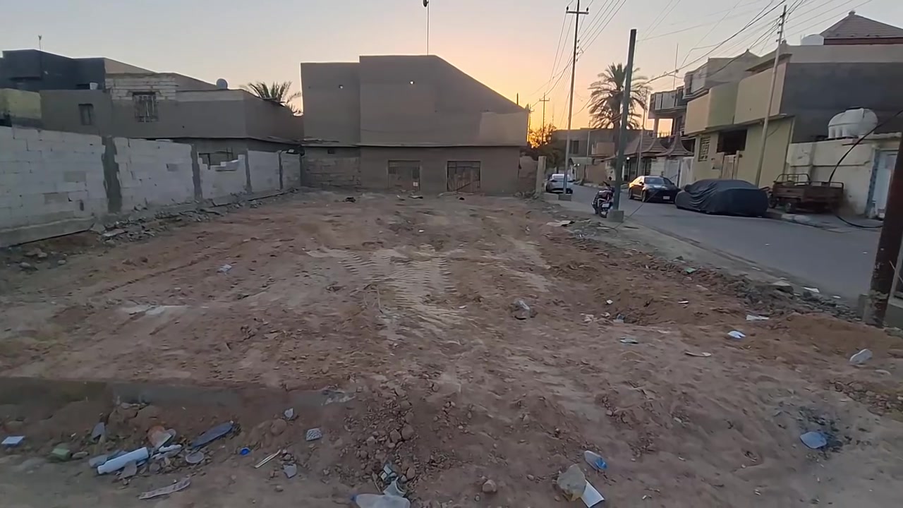 يالله 
قطعه طابو صرف مساحه ٣٠٠ متر ركن
العنوان حي الضباط مقابيل جابر خنياب
تبعد عن شارع العام ٥٠ متر او اقل 
الاستفسار ***********
السعر 275 مع المجال 
متابعه للبيج فضلا وليس امرا
