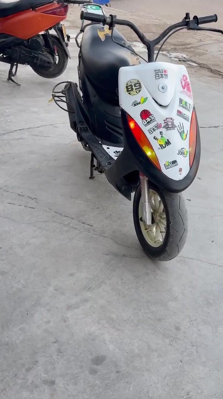 سلام عليكم دراجه ماكس عدله بوشه55دراحه حلوه مال لعب مفوله من كلشي مفتوحة السعر ب450وبيه مجال الستفتار خاص لو عليه رقم***********
