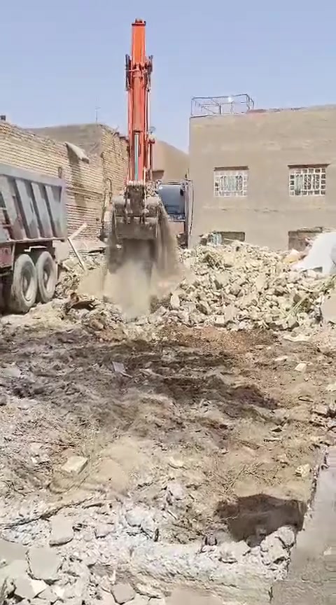 🏗️ أبو محمد الجبوري لتفليش وهدم الدور والعمارات ورفع الأنقاض 🚜
📍 داخل كربلاء المقدسة وبأعلى درجات الأمان
خدماتنا تشمل:
🔨 تفليش وهدم الدور والبيوت والمباني والعمارات بأعلى درجات الأمان.
🚛 رفع وتنظيف ونقل الأنقاض وتسليم الأرض صافية وجاهزة للبناء.
🚜 توفير أحدث الآليات والمعدات (شفلات، حفارات، قلابات) للعمل السريع والمنظم.
مميزات العمل معنا:
▪️ كادر متخصص وخبرة طويلة في المجال.
▪️ التزام تام بالمواعيد والإنجاز بوقت قياسي.
▪️ أسعار تنافسية ومناسبة للجميع.
📞 للتواصل واتساب (***********)
