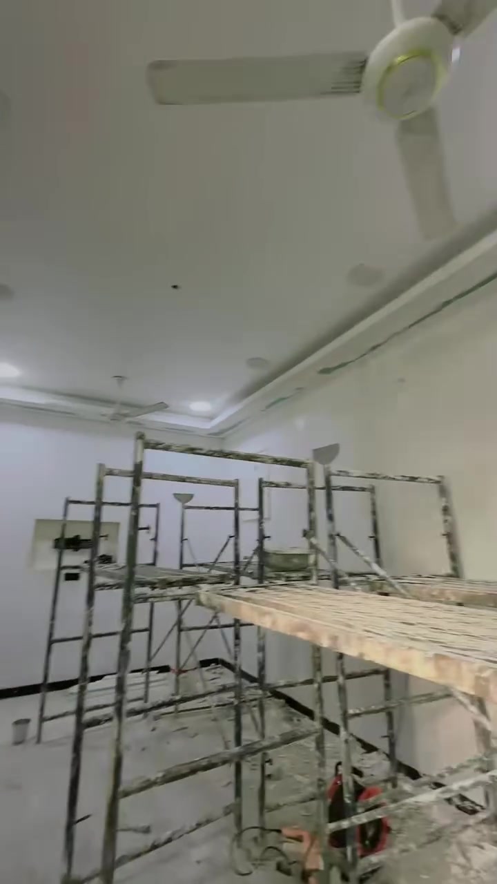 ديكورات  وصباغ داخليه وخارجيه  اسعار مناسبه وشغل درجه اولى الاتصال *********** مكاني نجف

