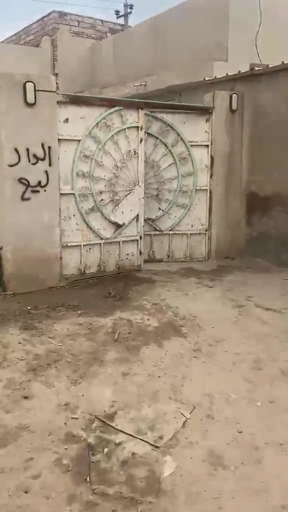 بيت بيه قرفتين وصاله ومطبخ وصحيات عل الشارع العام قريب شارع الكصبه يعني أريدوا البيت عماده ومخمر وسيراميك البيت كلش نظيف يعني كبل جيب غراضك وسكن السعر 18بي مجال لشراي التواصل على الرقم ***********الواتساب
