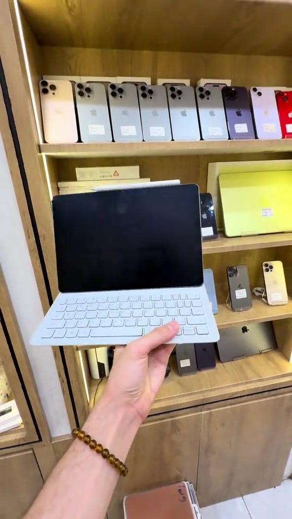 📱 Huawei MatePad 11.5 S — مستخدم بحالة جداً نظيفة! ✨ أداء قوي، شاشة رائعة وتجربة استخدام سلسة 🔥 جهاز نظيف جداً ومناسب للدراسة، العمل والترفيه 🎯 📩 للاستفسار عن السعر والتفاصيل راسلنا خاص 📍 فرع الربيعي: *********** 📍 فرع المنصور: *********** #Huawei #MatePad115S #هواوي #تابلت #عروض_العراق
