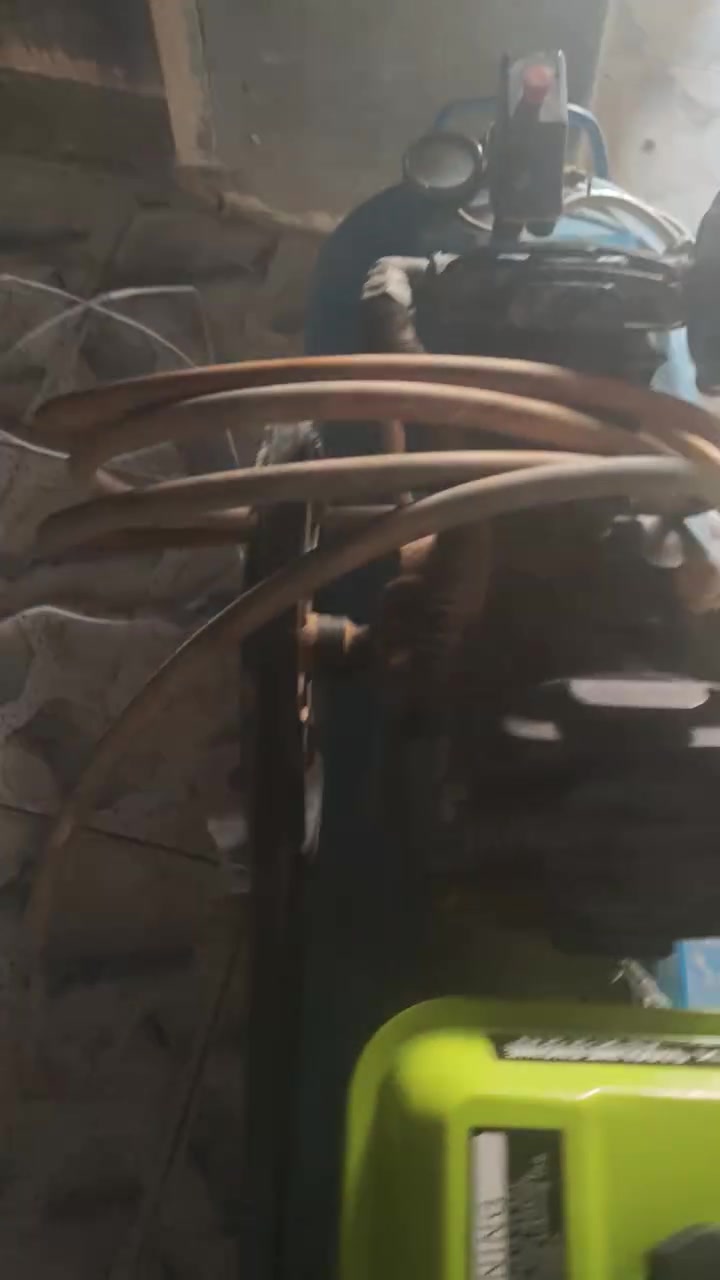 للبيع تاروسه هوه نضيفه شرط النضافه ويه صونده 4متر ***********
