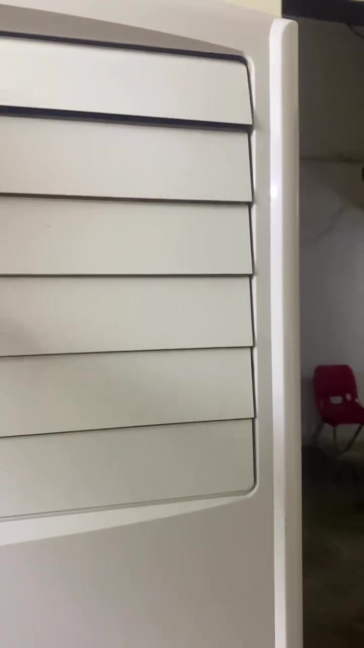 السلام عليكم سبلت طنين ونص نضيف ممستعمل هواي مشتري اقل من سنة السعر مالته مليون وميتين وبس مجال التصال علا هاذ الرقم ***********
