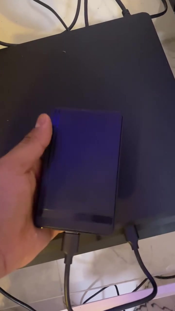 هارد 1 تيره 1TB بي العاب 12 لعبه كلهن قويات  اذا شراي عندي توصيل محافظات مكاني بغداد حي اور  *********** وتساب مراسله سعر الهارد 50 الف 
 
God of wer
 The last of us
The last of us 2
Uncharted
Call of duty
Minecraft 
Rad ded
Tomb raider 
Pes2027
Sekiro
GRAN TURISMO
ELDEN RING
