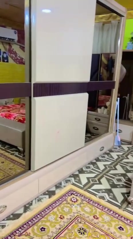 السلام عليكم غرفه تركيه باب سلايت كلش قويه ونضيفه
ب 600 وبيها مجال للشراي 
العنوان كرمة علي الاتصال ***********واتساب
