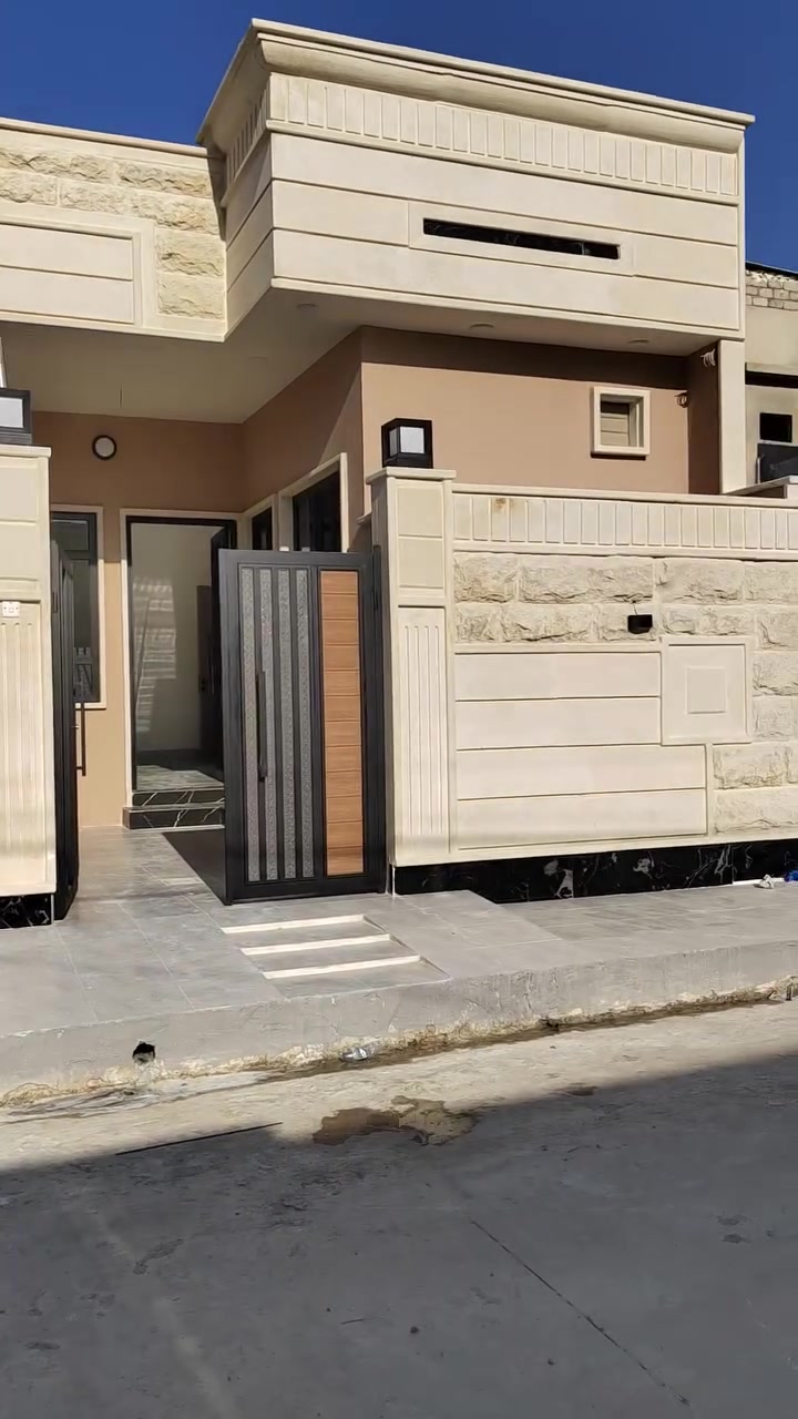 داران للبيع
الموقع موصل حي السماح الثانية
قرب محطى الكهرباء تقطيع الموظفين
مساحة كل دار 107.25 واجهة 5.50 عمق 20 طابق واحد
يتكون الدار من كراج و استقبال ومطبخ وصالة وغرفة نوم
و صحيات و بيتونة كبيرة 5x5 ملك صرف طابو الزهور
سعر الدار الواحد 88 قابل للتفاوض 
_______________________
للاستفسار عن السعر وباقي التفاصيل مراجعة مكتب السماح
 لتجارة العقارات موصل حي السماح التسعين الاركان قرب بانزيخانه المشاعل وقرب مول العلي 2 على شارع 20 الاتصال عل الأرقام التالية

_______________________

ابو طه.  📞***********
                 ***********

ابو خالد 📞***********
                 ***********
