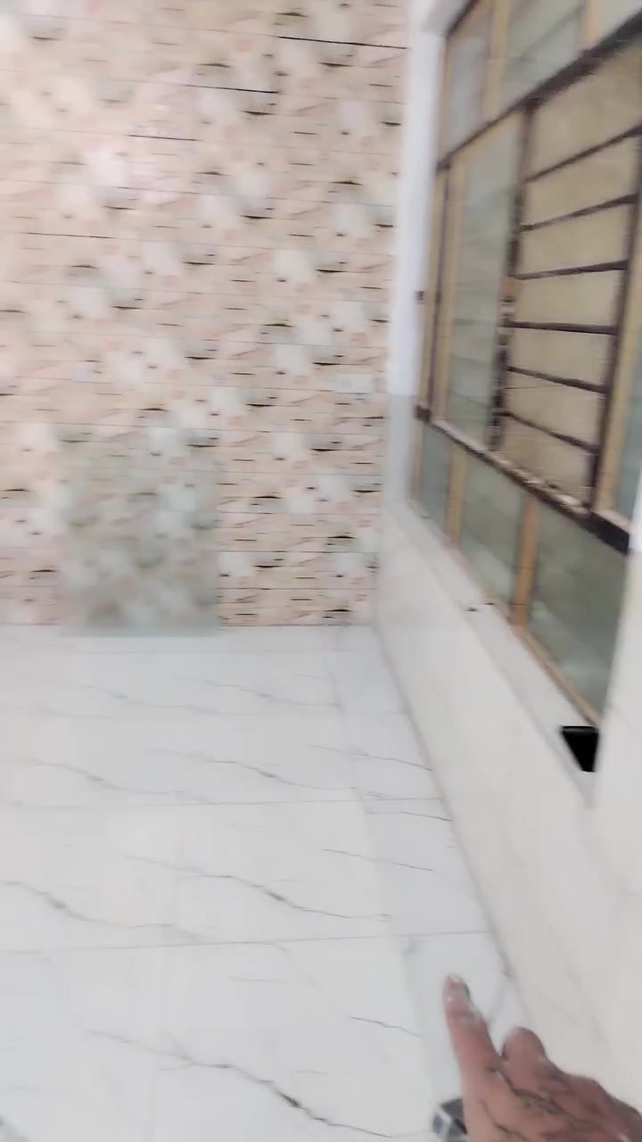ياالله
سلام عليكم دار لليجار مقابيل محطة سما بغداد بيت تلث طوابق يحتوي على 3 غرف نوم بيتت كلش جديد وحلو للاستفسار الاتصال على الرقم ***********
