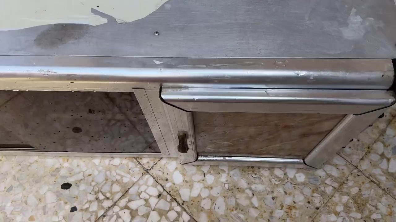 غراض بيت نضيفات لبيع  كلمن وسعره *********** وتساب مكاني الحريه
