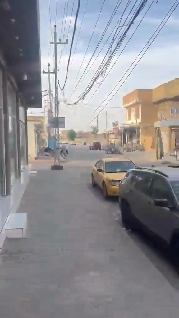 السلام عليكم
يوجد مشابل طابق ثاني للإيجار  ١٢٠ متر يقع في الكوت ، زين القوس ، شارع الملا الرئسي.  

غرفتين نوم  ومطبخ وصالة واستقبال ومجمع صحيات بناء حديث. 

يوجد بالمشتمل مطور ماء ، سخان جديد ، سنك في المطبخ ومغاسل في الصحيات .

علمان ان الطابق اول هي محلات وليس سكني. 

المطلوب عائلة صغيرة للاستفسار ***********
