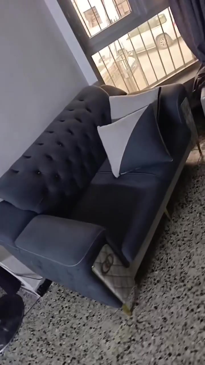 ميز • تلفزيون • بردات