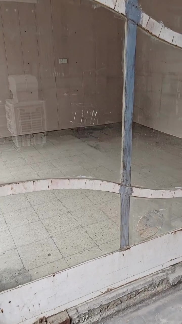 محل للإيجار • شارع العام • مقابل مرطبات السلام