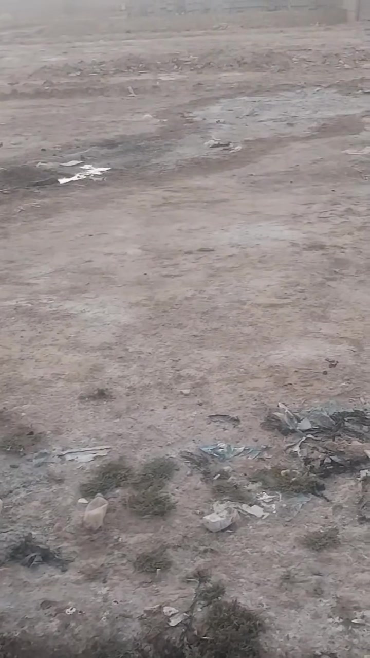 سلام عليكم عندي قطعه البيع حي العدس نهايت شارع صوره مائ وكهربا باب القطعه القطعه، ركن شارعين سعر خاص *********** واتساب
