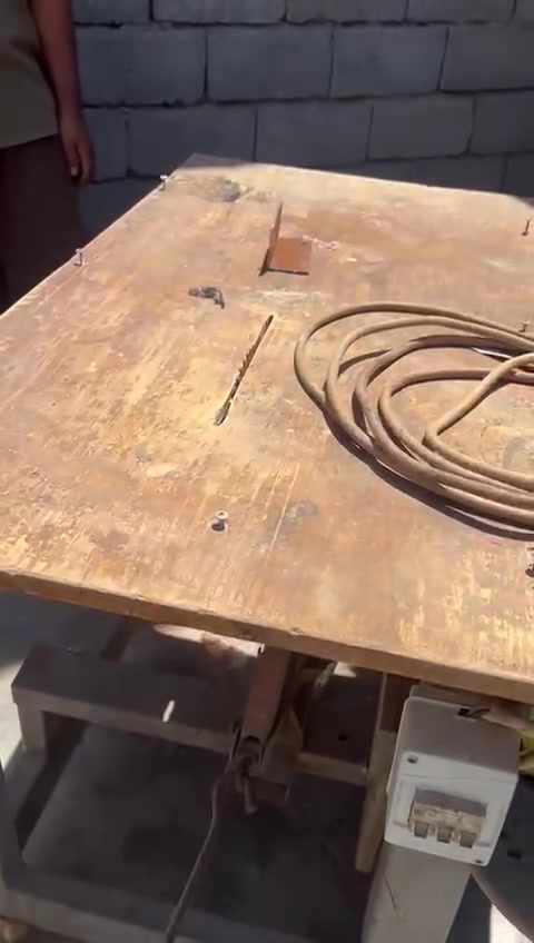 مكينه للبيع تفصال شغاله وسعره مناسب***********

