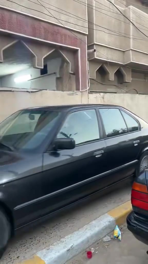 بي إم دبليو 525i • ١٩٩٢ • بدون صبغ