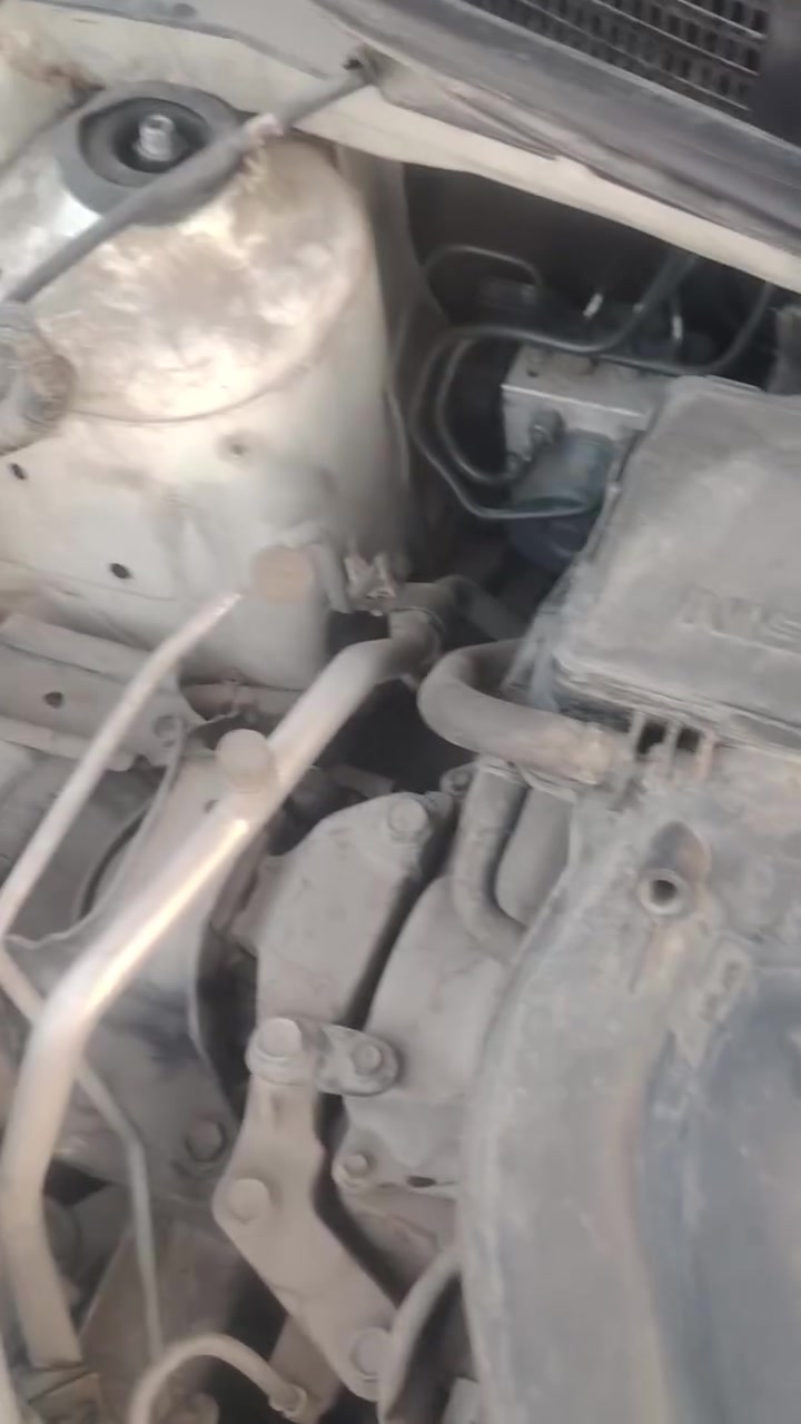 اخوان سنه هنديه مصبوغه عام اثر حرق سياره كلها جديده مكانها المنصور شارع دوره  السود موديل ٢٠٢٠  راقم بغداد  سعر ٧٨ راقم ***********
