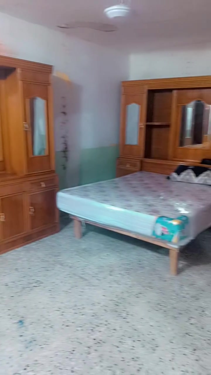 السلام عليكم غرفه للبيع صاج عراقي السعر مليون وبي مجال والعنوان بابل ***********
