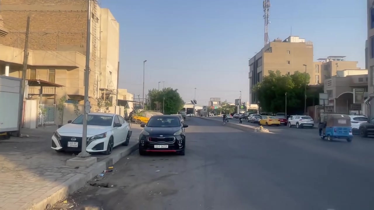 دار تجاري للايجار المساحه 200 متر يحتوي على كراج ومطبخ كبير واستقبال كبير بالوجهه وغرفتين نوم وخدمات والطابق الثاني ثلاث غرف نوم وخدمات الموقع شارع فلسطين العقاري محله 502 شارع مسرح الخيمه العريض مقابل الدكتور زكي نوح يؤجر شركة مذخر مخزن للاتصال *********** او *********** شركة الخيمه للعقار
