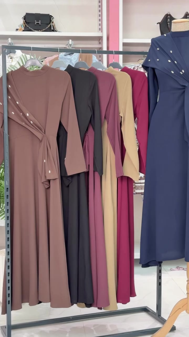 أناقة ملكية بهذا الفستان ولمسات براقة لإطلالة تلفت الأنظار ✨

قياسات : 38-40-42
السعر : 32,500 
الطول : كامل

#مجمع_النمور_فرع_الموصل 
💌 راسلونا للطلب 
العنوان : الموصل - سايدين المثنى - مقابل متنزه المثنى 
الهاتف 📞: ***********
🚚 خدمة توصيل متوفرة لكل انحاء العراق
