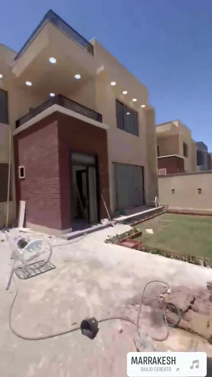 السلام عليكم 
يعلن مجمع الزيتون شركة تك ايستا عن توفير عروض جاهزه السكن وغير جاهزه السكن موجود ثلاثه غرف ماستر وثلاثه اغرف عادي موجود ٤ غرف ماستر و٤ غرف عادي 
موجود بشارع 30
موجود بشارع 15
موجوده اركان وعادي
الاستفسار ***********
📍 بغداد – أبو غريب – شارع الزيتون – مقابل مدرسة أبو غريب الابتدائية -شركة تك ايستا

