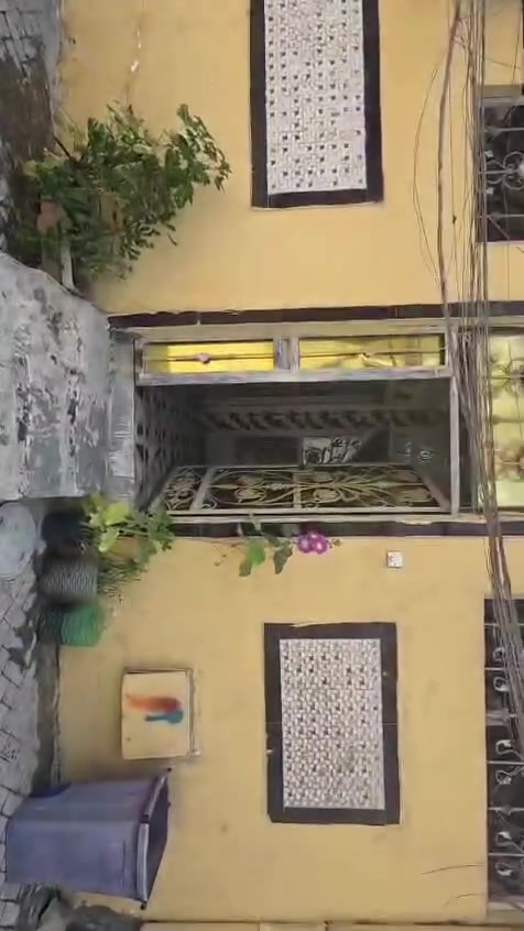 🏠 للبيع بيت في مدينة الصدر – قطاع 45
📐 مساحة البيت: 72 متر
🏢 ثلاثة طوابق
🔹 الطابق الأول:
• مطبخ
• استقبال
• صالة
• تواليت خارجي
• حمام داخلي
🔹 الطابق الثاني:
• 3 غرف
• حمام
🔹 الطابق الثالث:
• غرفة
• سطح
📍 الموقع: مدينة الصدر، قطاع 45
🏡 بيت مرتب ومناسب للسكن العائلي، مع استغلال ممتاز للمساحة.
📞 للاستفسار والتواصل: [***********] فقط واتساب
