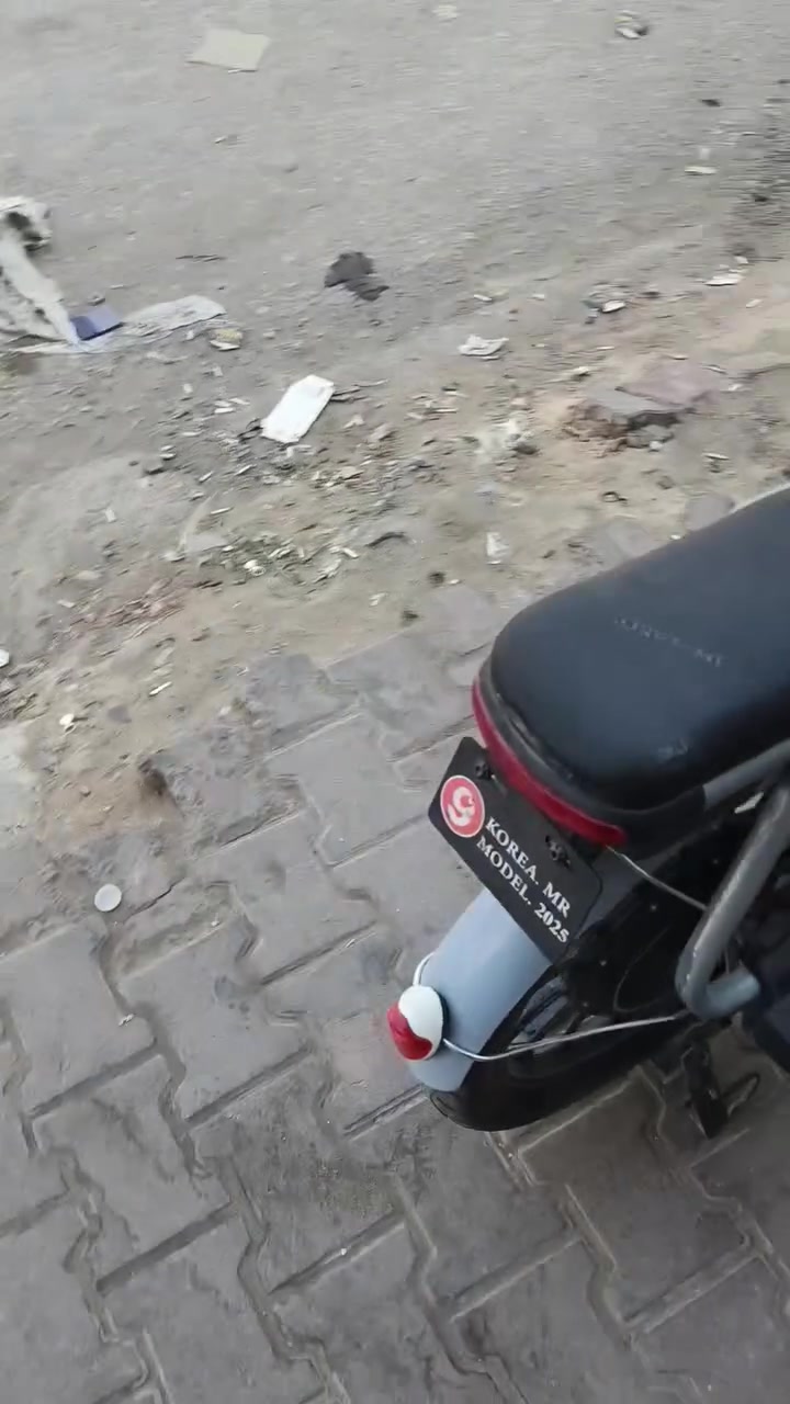 السلام عليكم دراجه شحن مديل 2025  ملف1200w  كله شغال اشاير شاشه شغاله عداد سرعه شغال تبديل نمر شغال أربع سرع  خمس بطاريات جدد نضافه100/100 السعر500 وبي مجال حك الجيه المكان كربلاء حي النصر  ***********
