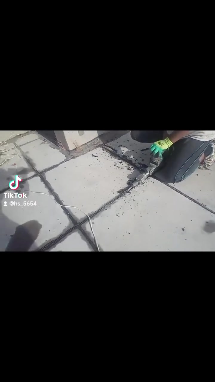 عوازل أسطح • ماستك • تزفيت أسطح